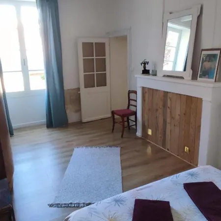 Entre Vignobles Et Estuaire - 12 Pers Semesterbostad *